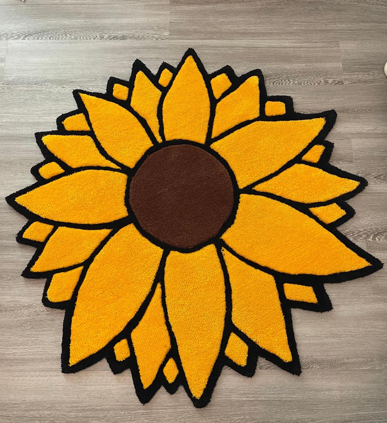 Handmade Sunflower Tufted Rug – 45” Vibrant Floral Accent